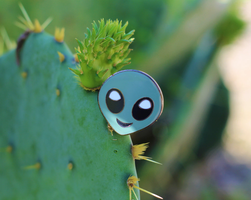 Alien Emoji Pin – Outer Space Extra Terrestrial Enamel Pin