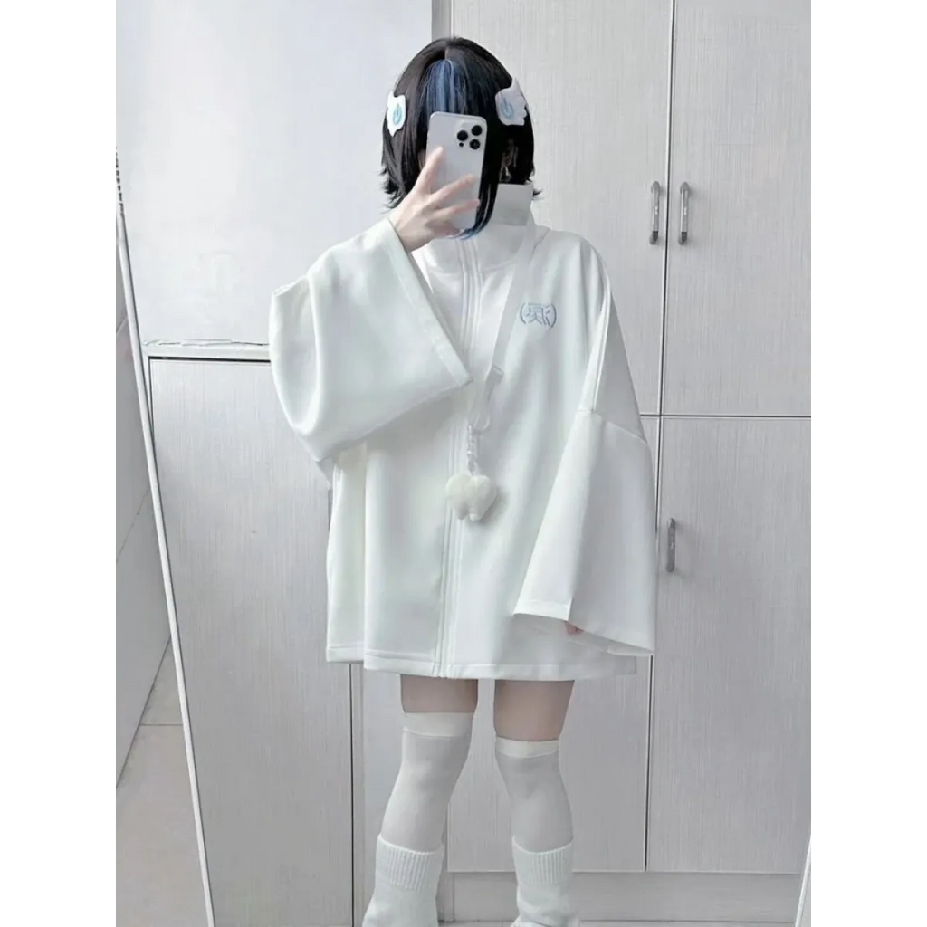White Oversized Harajuku Hoodie – Embroidered Y2K Aesthetic Zip-Up